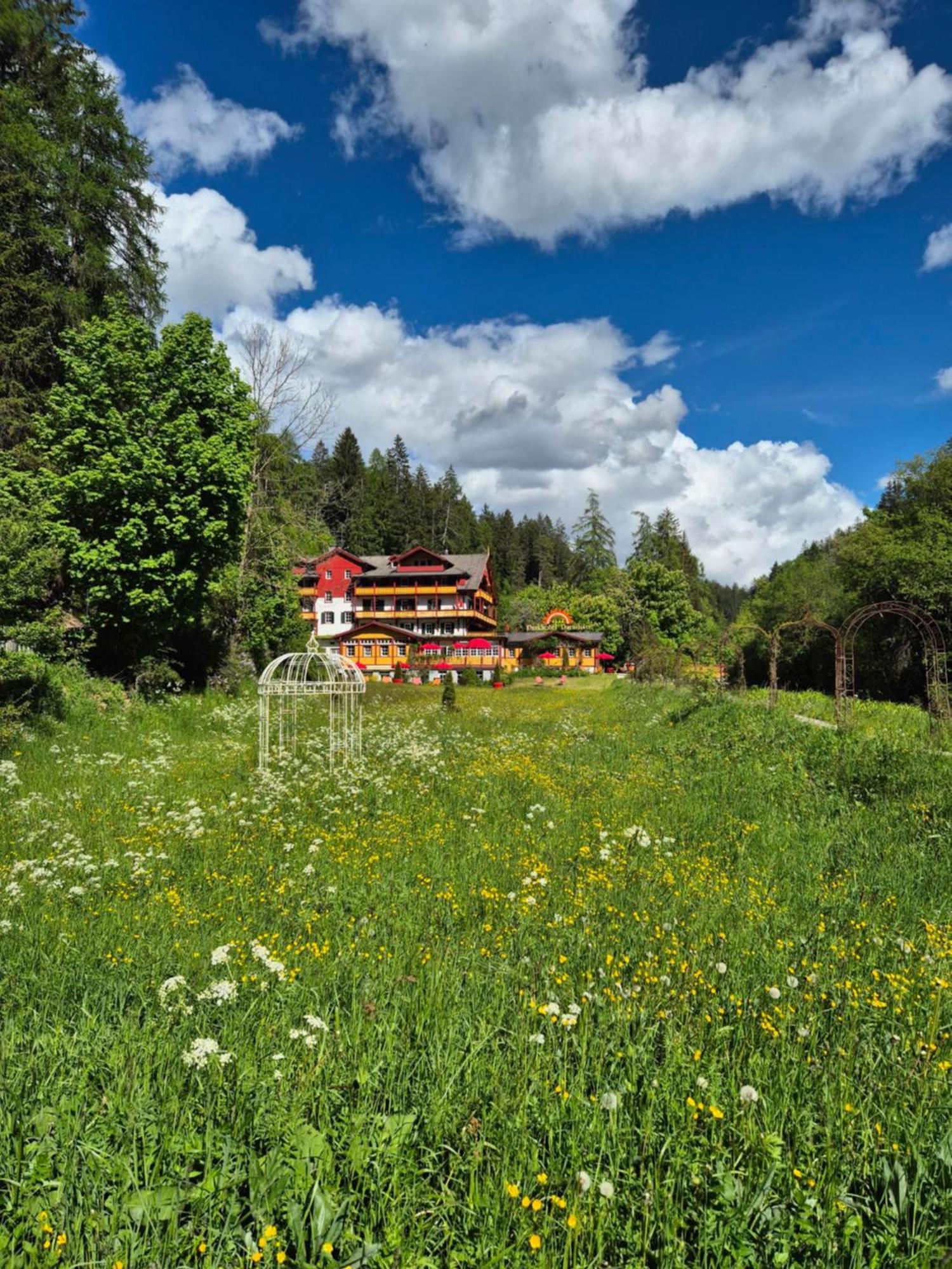 Parkhotel Sole Paradiso San Candido Exterior photo